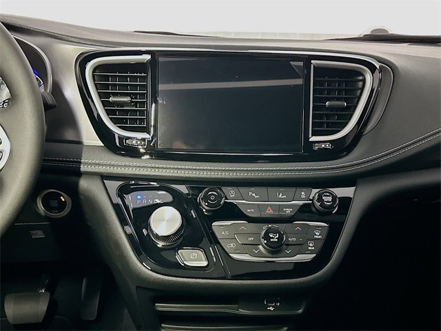 New 2026 Chrysler Pacifica Select image 9