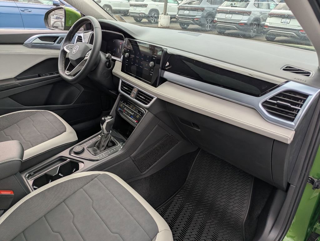 New 2026 Volkswagen Taos SE AWD/4WD image 34