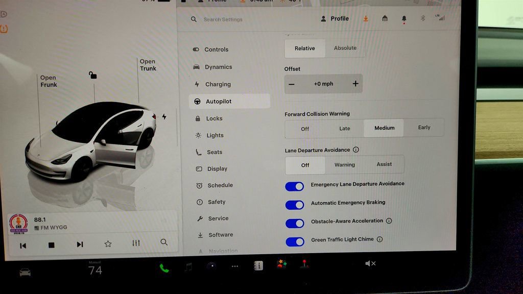 Used 2023 Tesla Model 3 Standard Range image 19