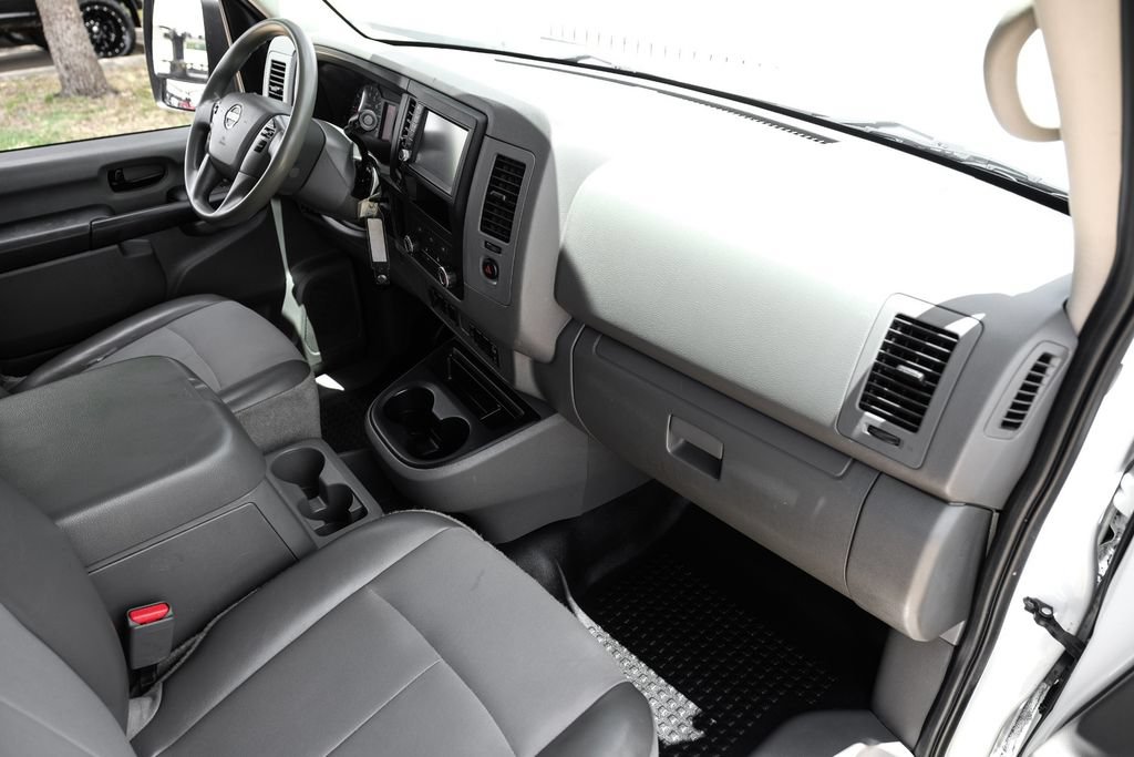 Used 2020 Nissan NV 2500 SV RWD image 9