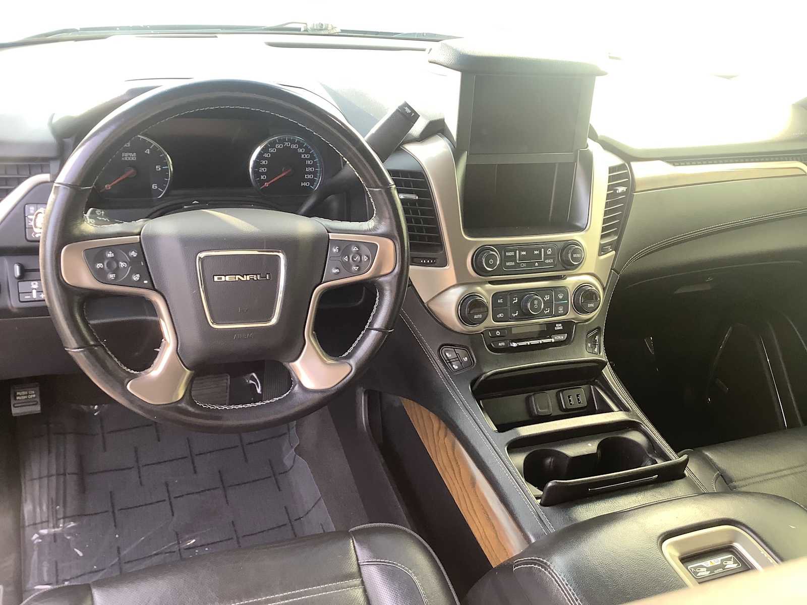 Used 2019 GMC Yukon XL Denali w/ Denali Ultimate Package image 10