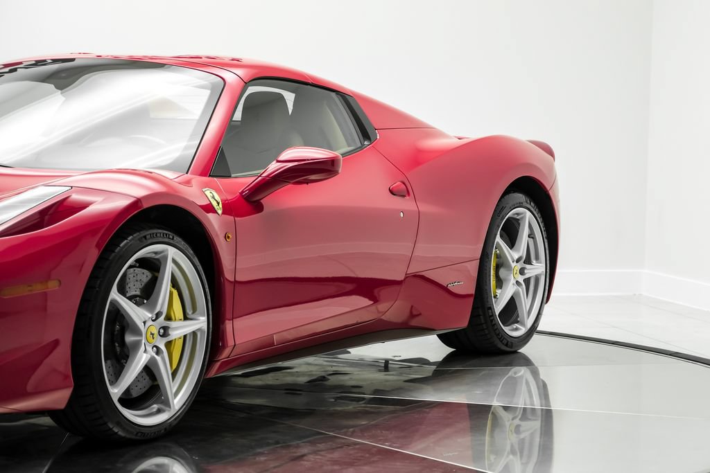 Used 2014 Ferrari 458 Spider RWD image 4
