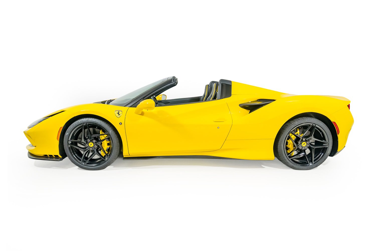 Used 2022 Ferrari F8 Tributo RWD image 15