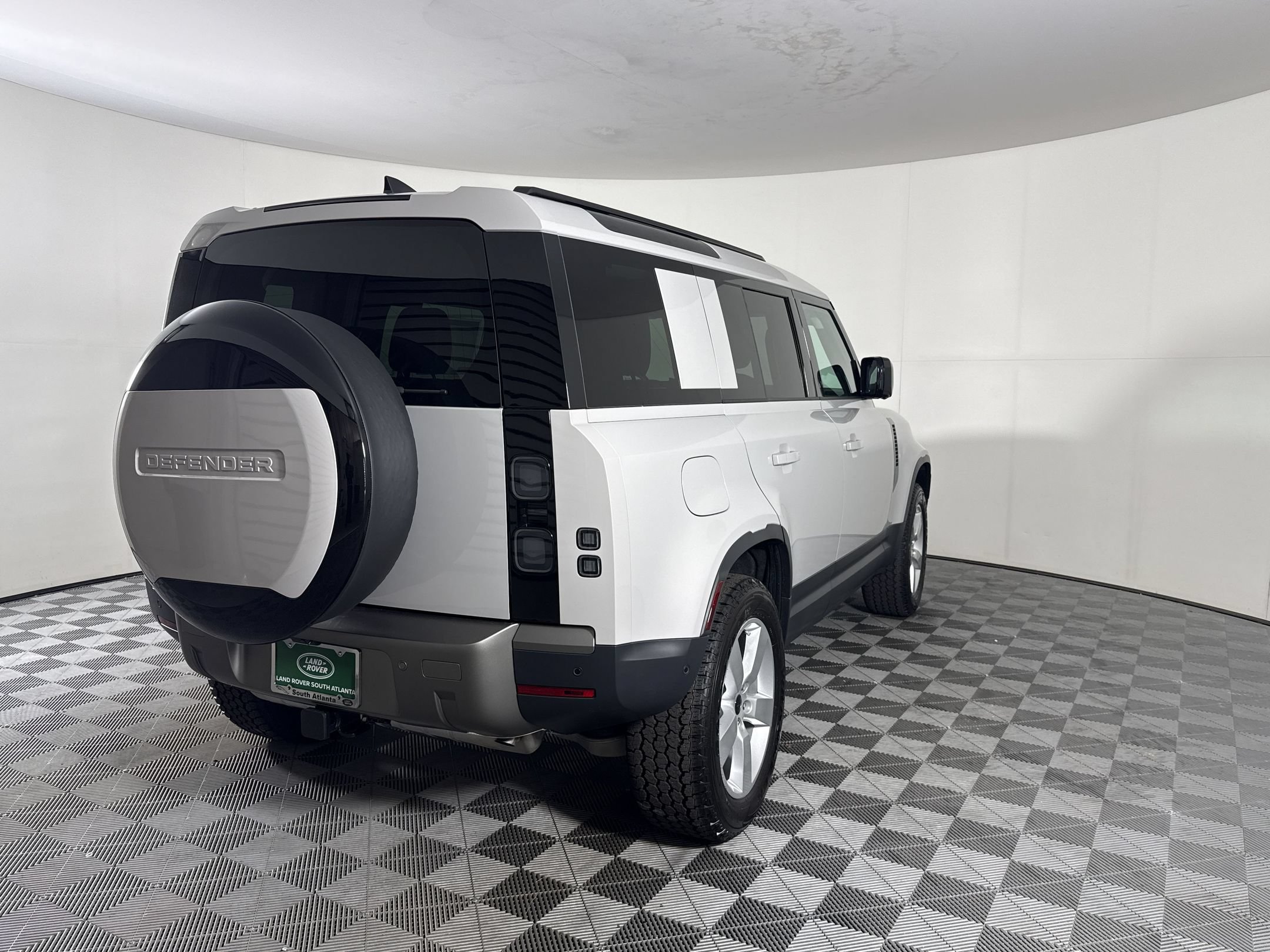 New 2026 Land Rover Defender 110 S AWD/4WD image 9