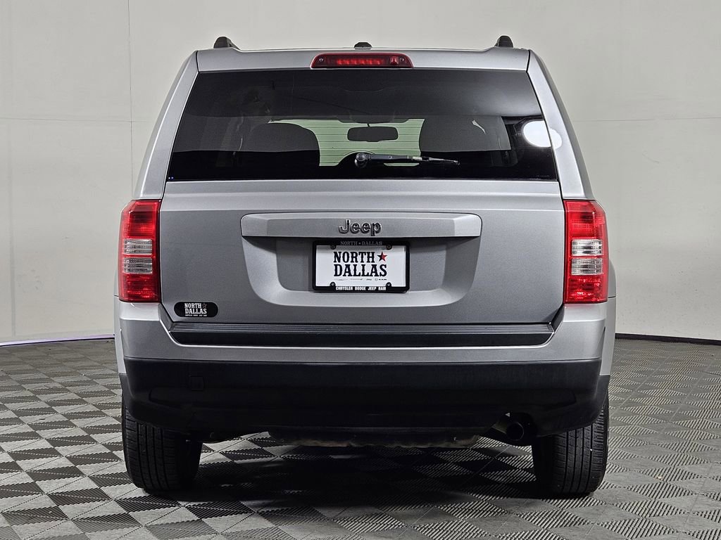 Used 2017 Jeep Patriot Sport w/ Power Value Group FWD image 4