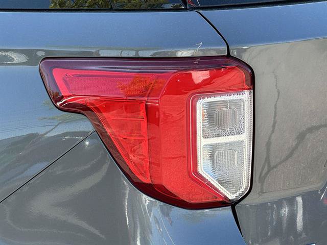 Used 2023 Ford Explorer XLT w/ Equipment Group 202A AWD/4WD image 29