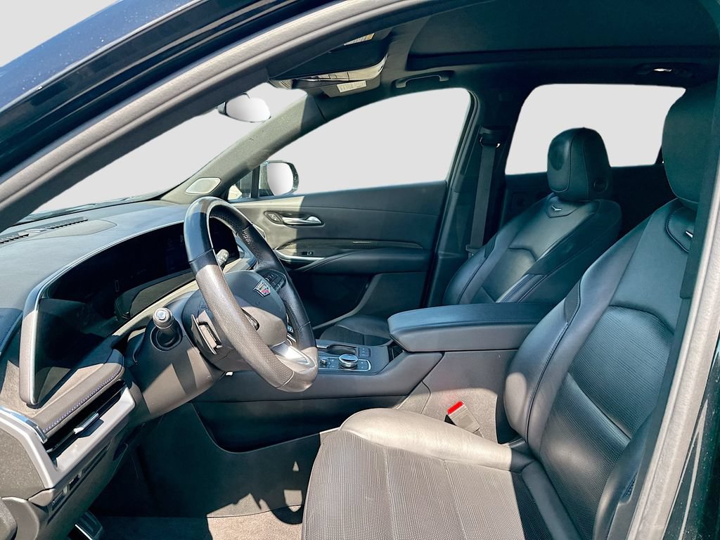 Used 2024 Cadillac XT4 Sport FWD image 10