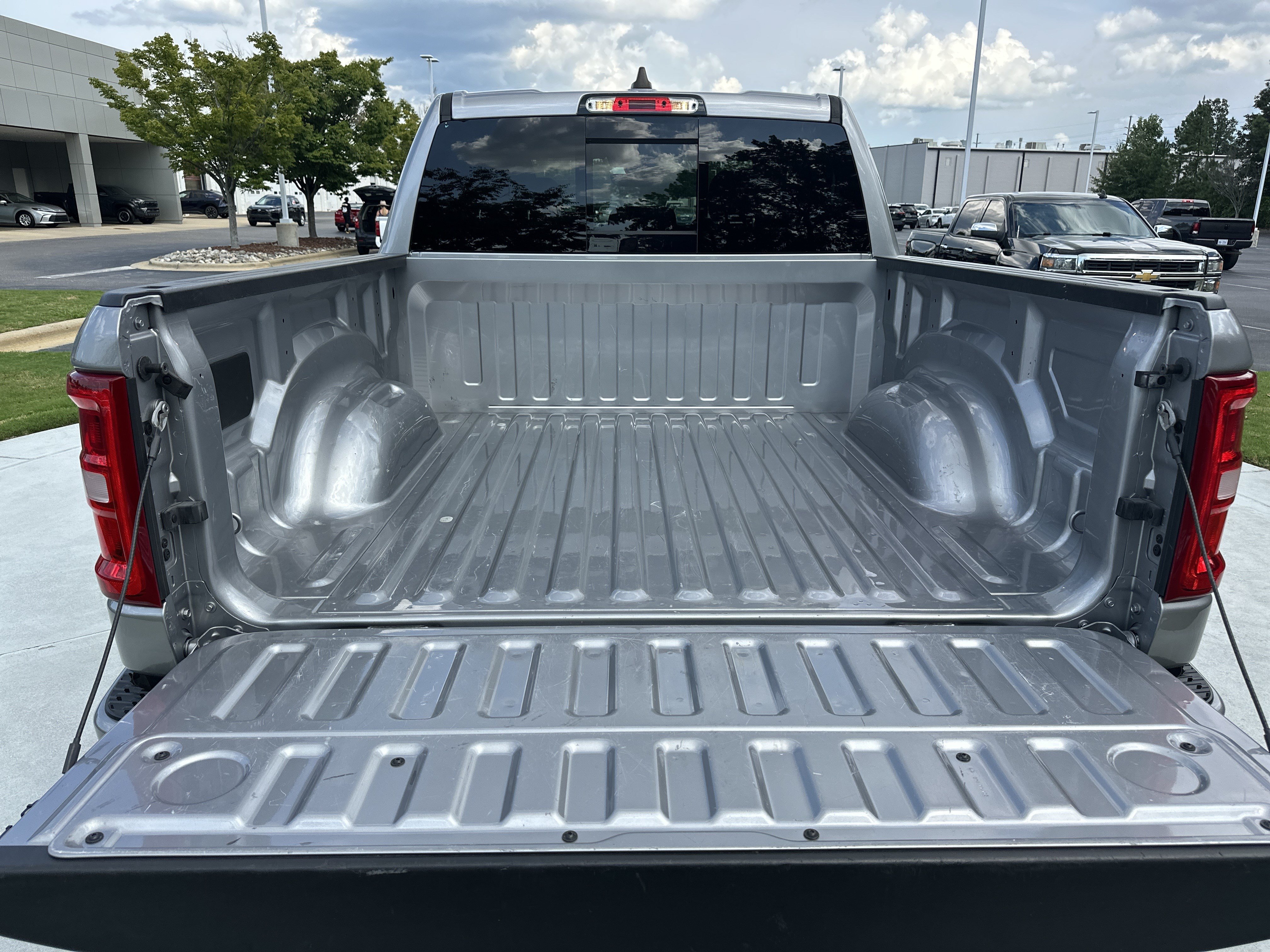 Used 2025 RAM 1500 Big Horn AWD/4WD image 32