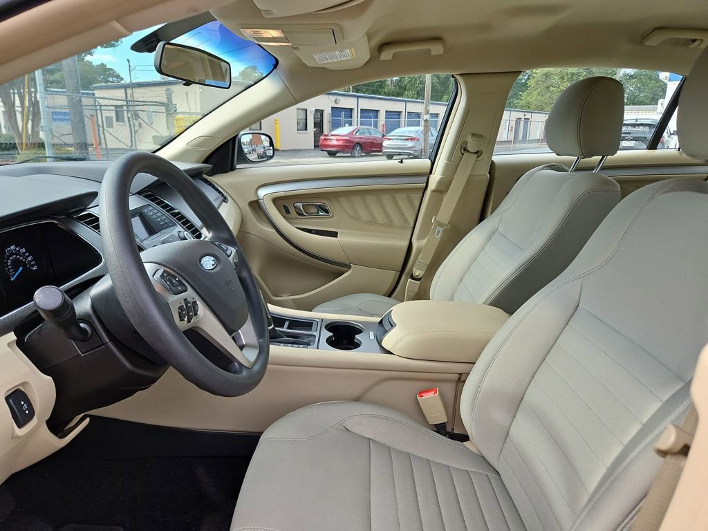 Used 2017 Ford Taurus SE image 19