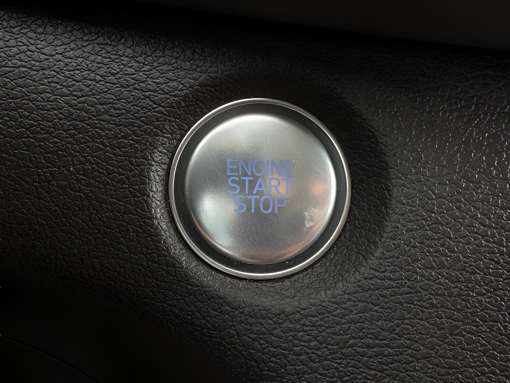 Used 2020 Hyundai Santa Fe SEL FWD image 23