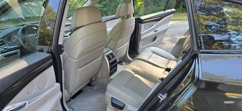 Used 2012 BMW 550i Gran Turismo w/ Driver Assistance Pkg image 16