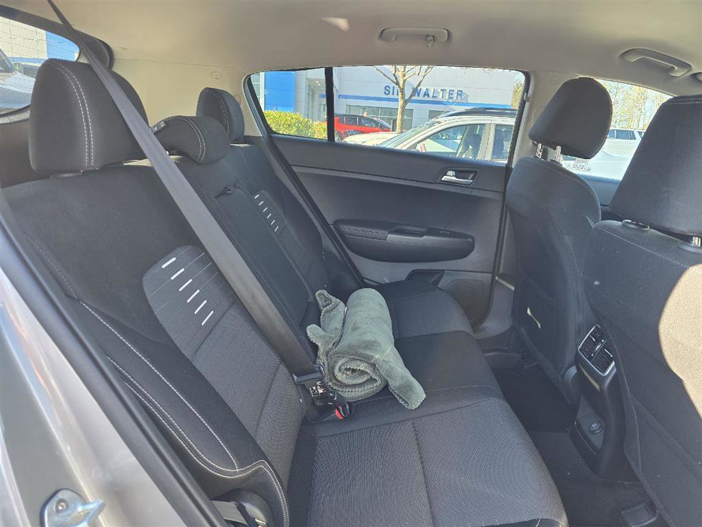 Used 2020 Kia Sportage LX w/ LX Popular Package image 4