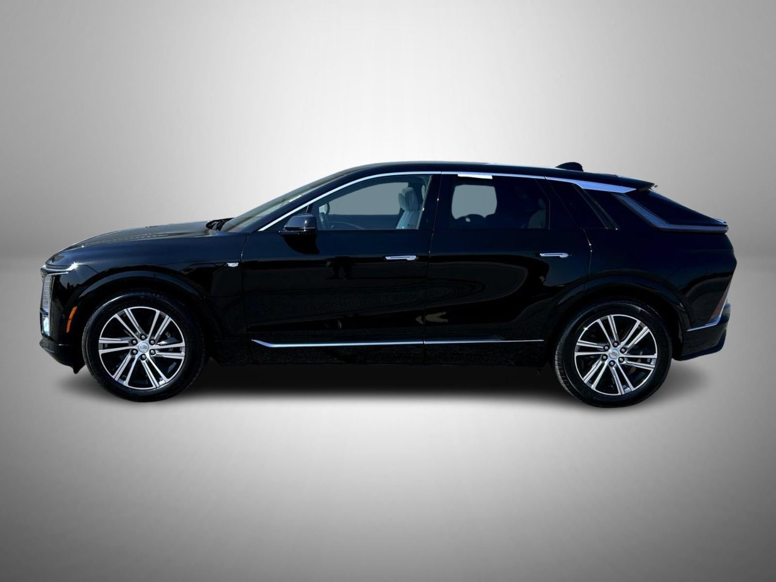 Certified 2024 Cadillac Lyriq Luxury AWD/4WD image 8