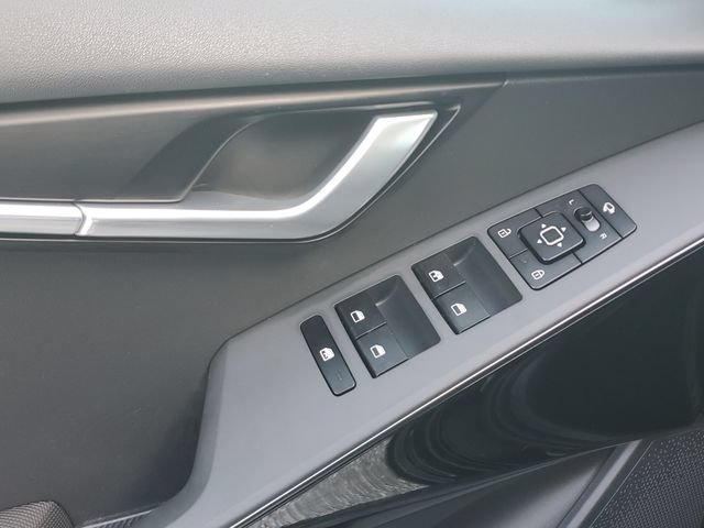 Certified 2024 Kia Niro EX Touring FWD image 19