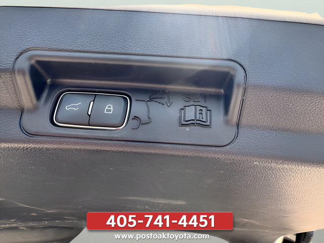 Used 2025 Ford Explorer Active w/ Active Comfort Package AWD/4WD image 18