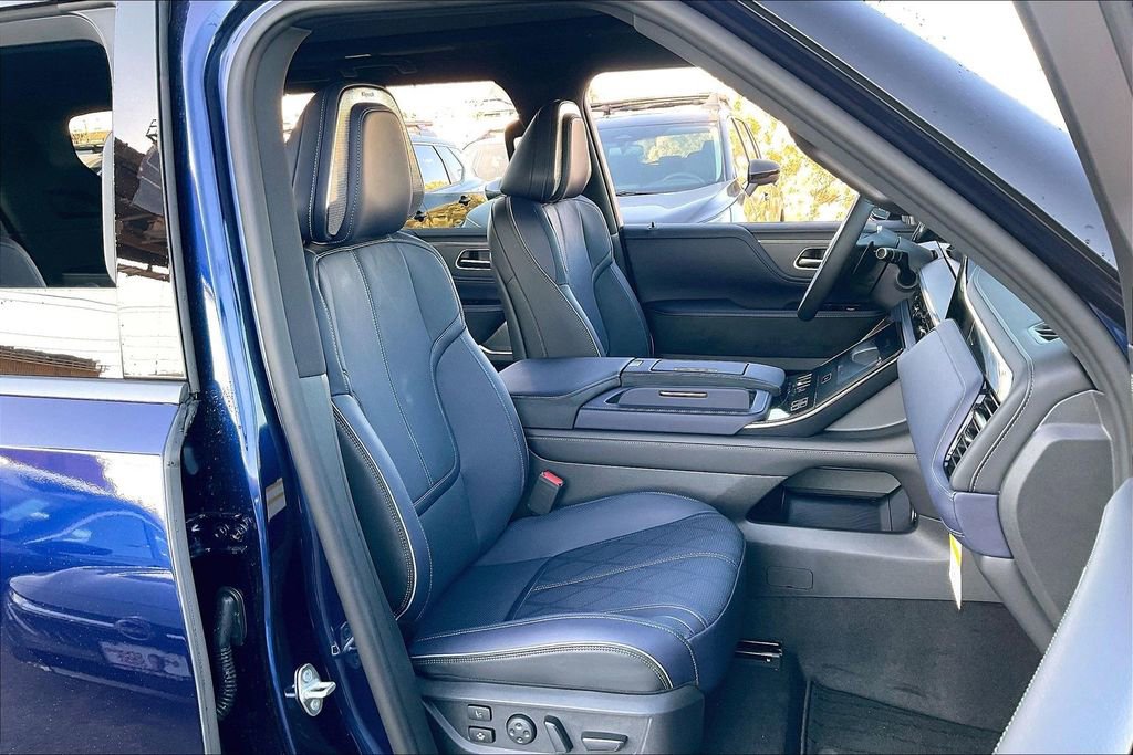 New 2026 INFINITI QX80 4WD w/ Sport Exterior Package image 11