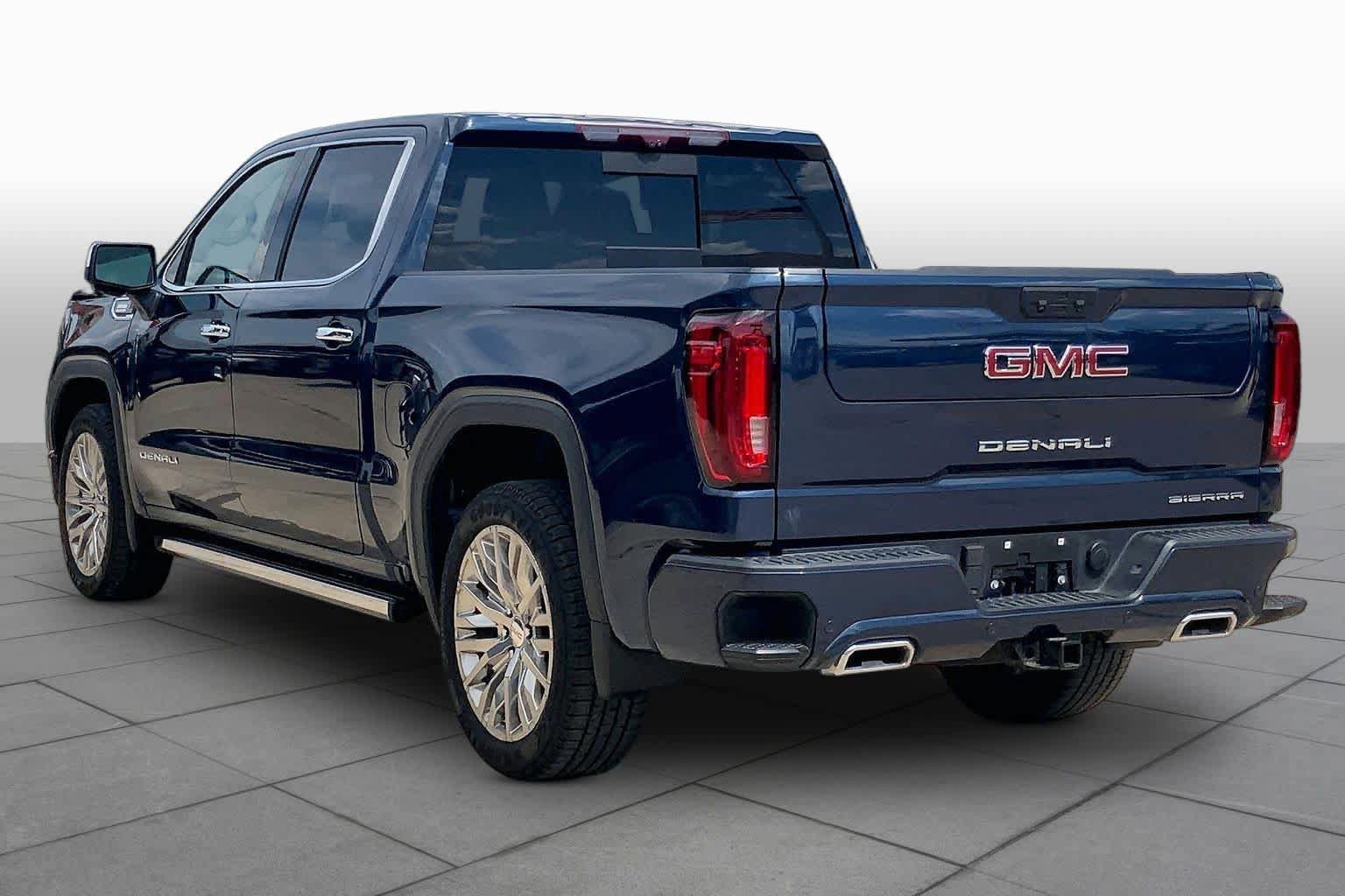 Used 2022 GMC Sierra 1500 Denali w/ Technology Package AWD/4WD image 12