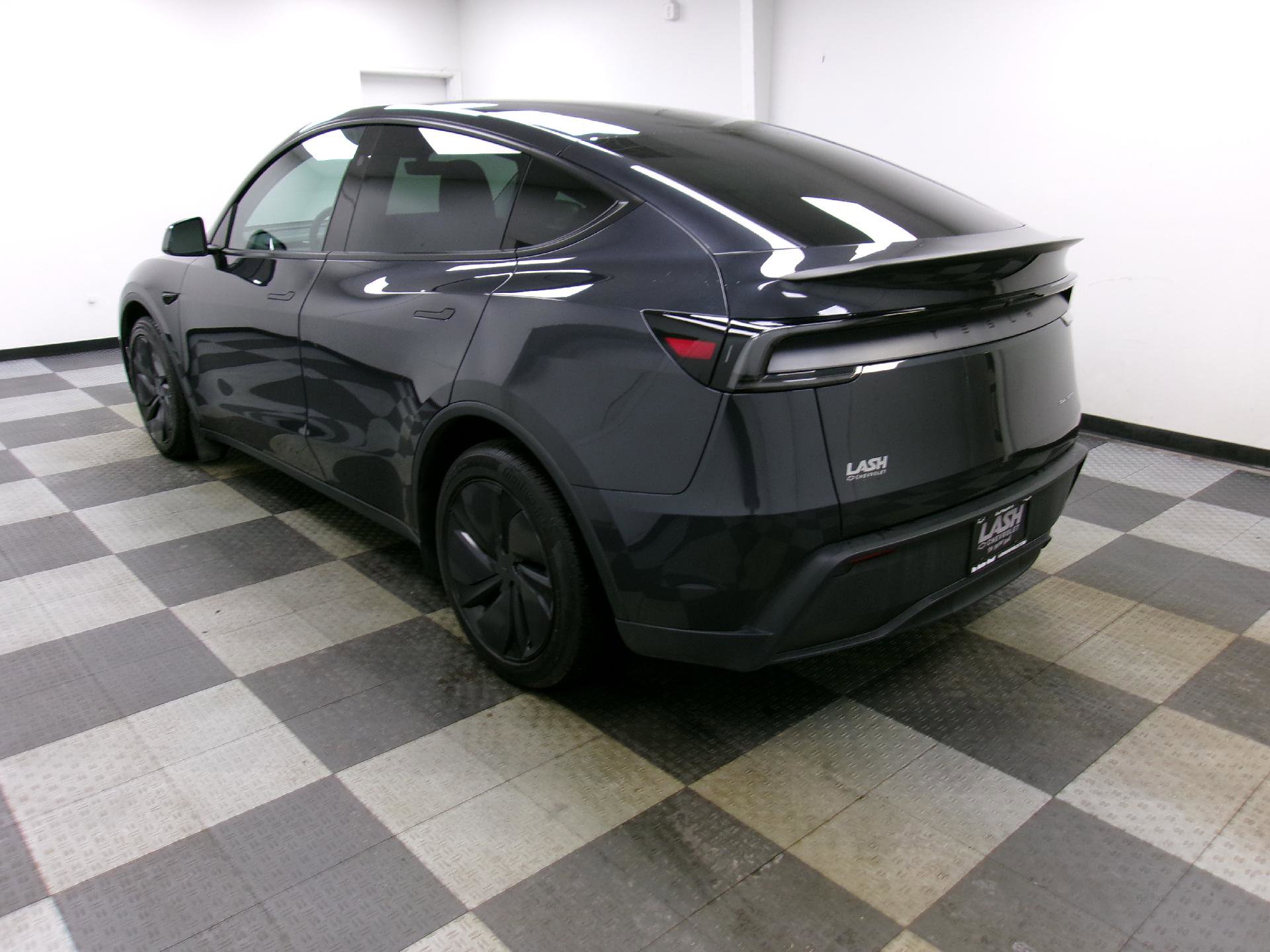 Used 2026 Tesla Model Y Long Range image 2