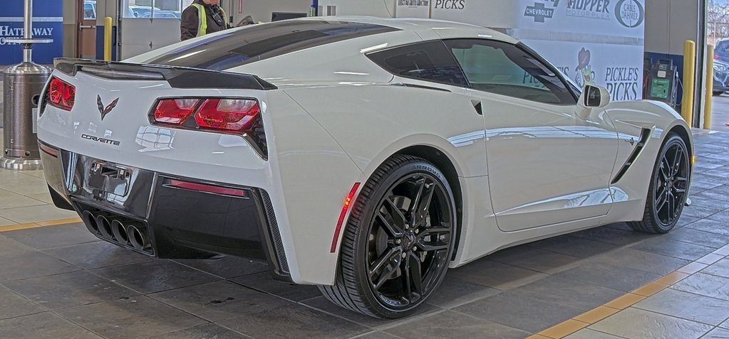 Used 2019 Chevrolet Corvette Stingray Coupe w/ Carbon Flash Badge Package image 17