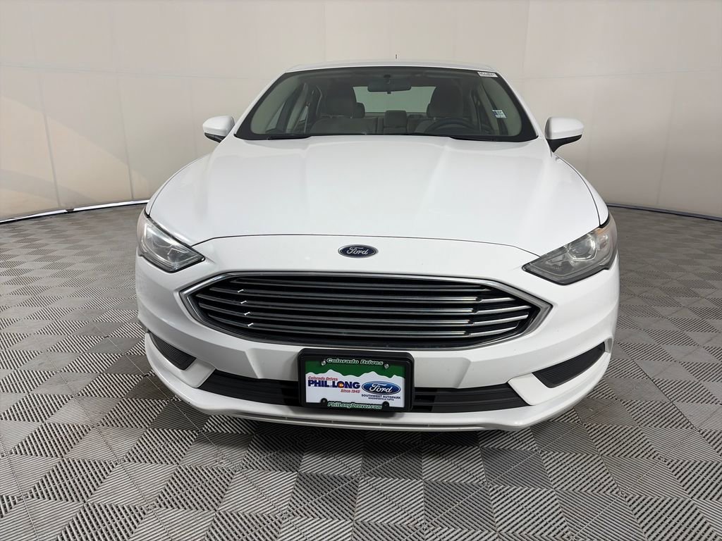 Used 2018 Ford Fusion SE image 2