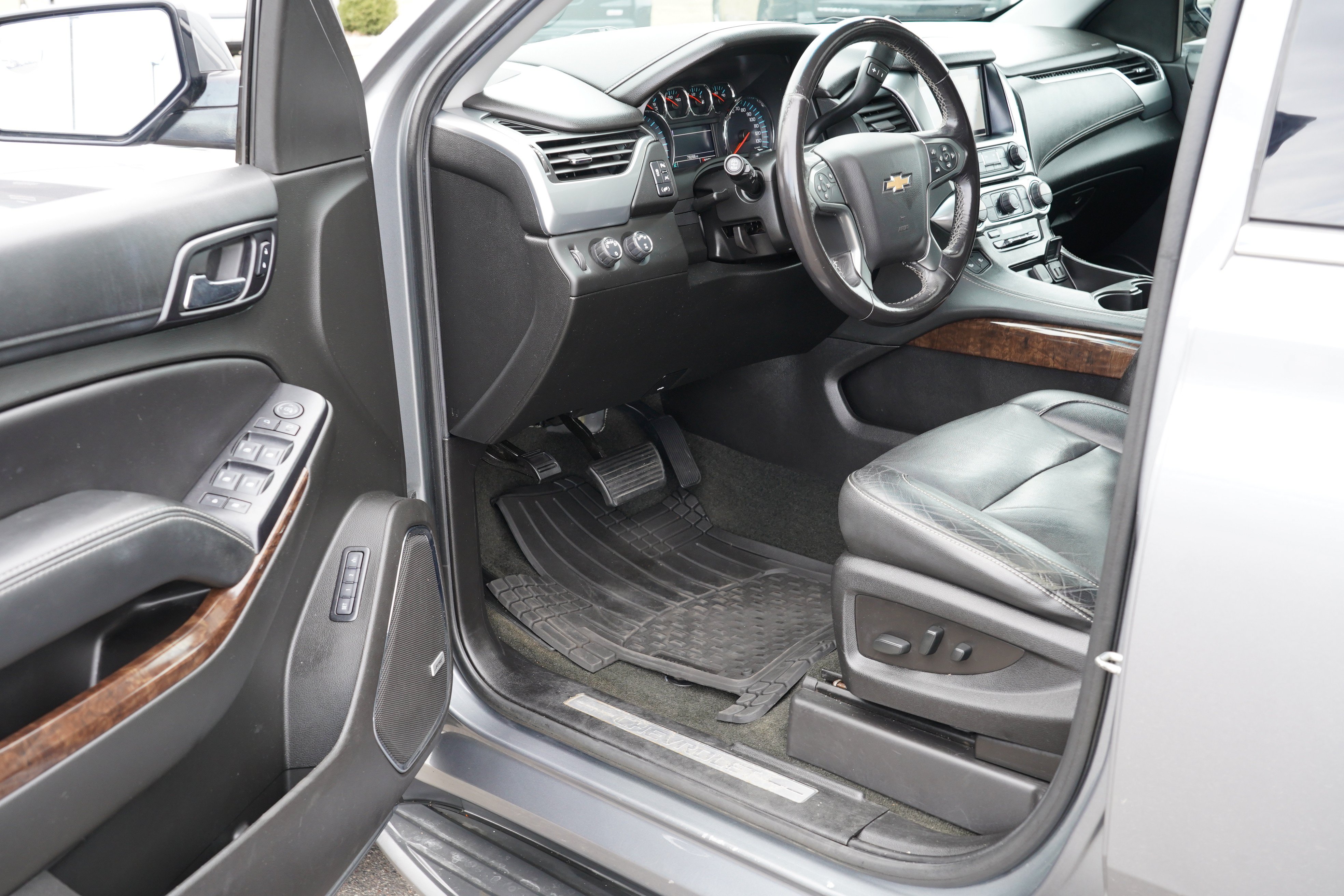 Used 2018 Chevrolet Tahoe LT AWD/4WD image 13