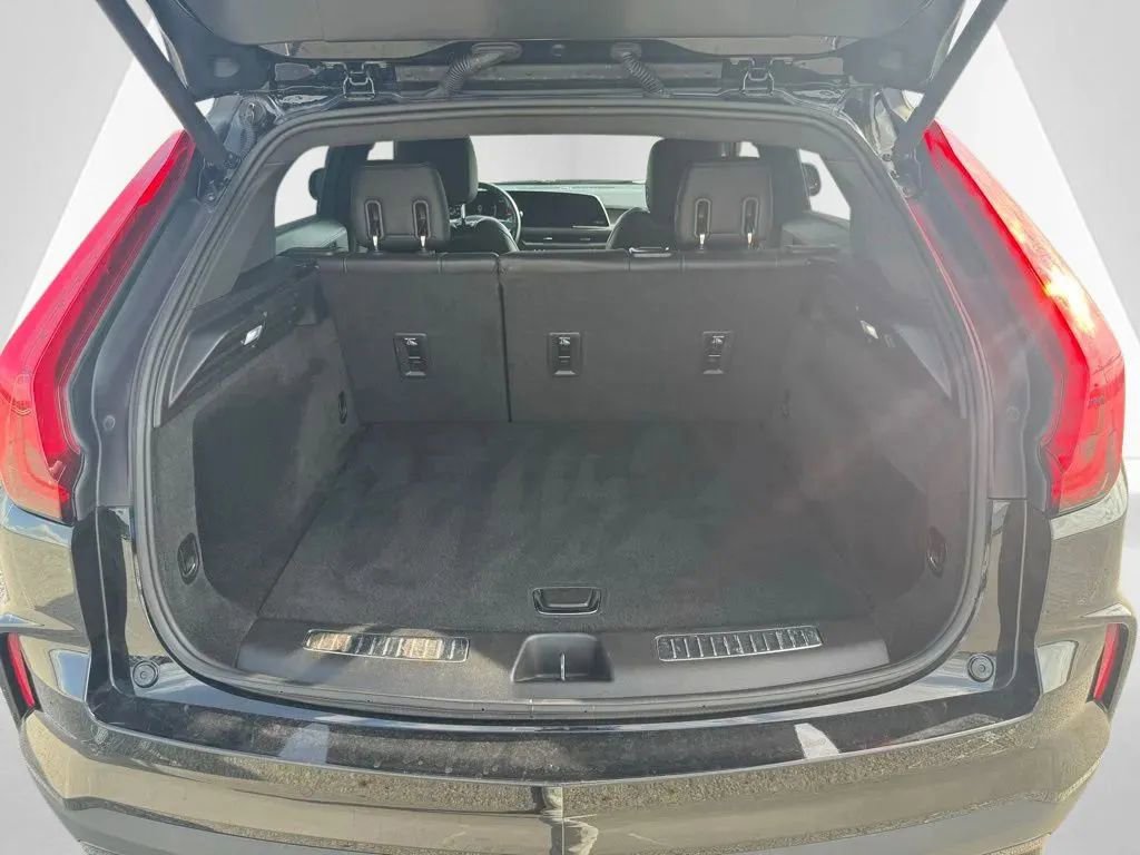 Used 2024 Cadillac XT4 Premium Luxury image 29