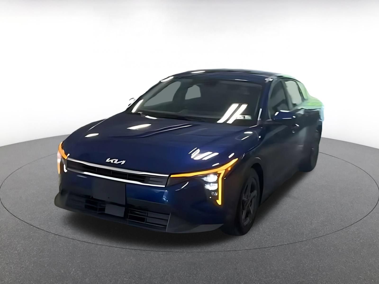 Used 2025 Kia K4 FWD image 3