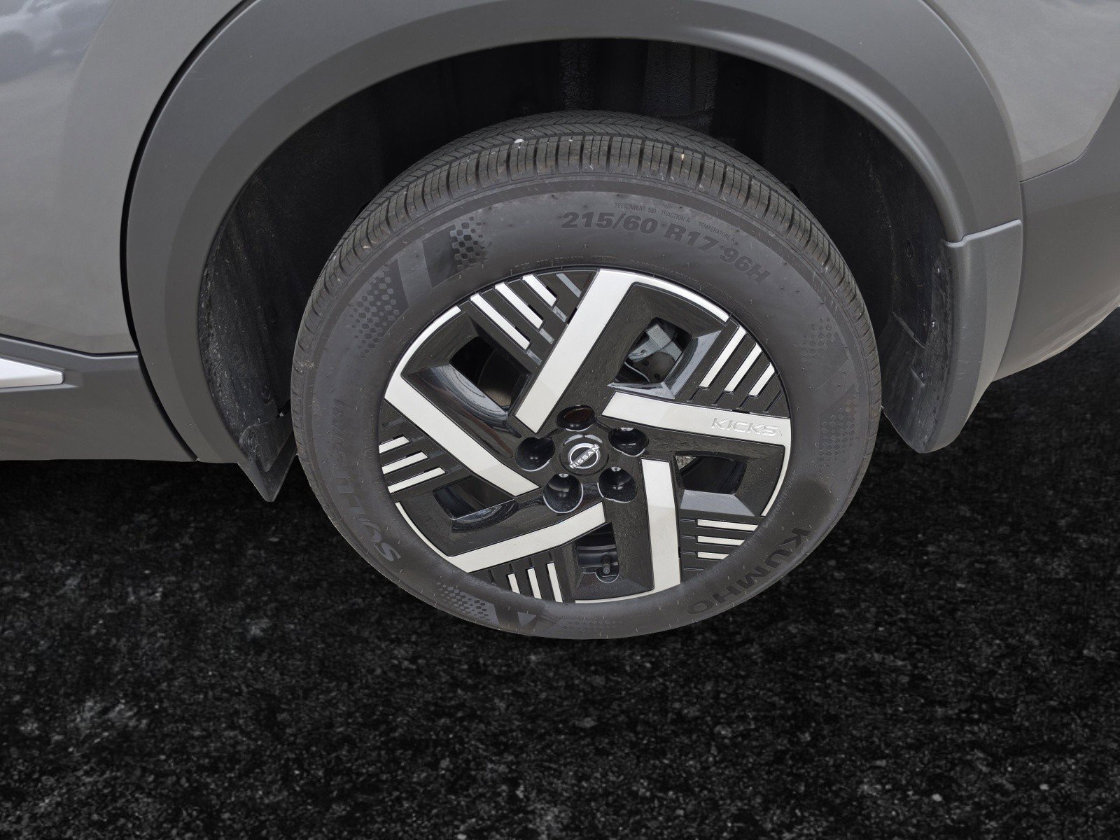 Used 2025 Nissan Kicks SV image 25