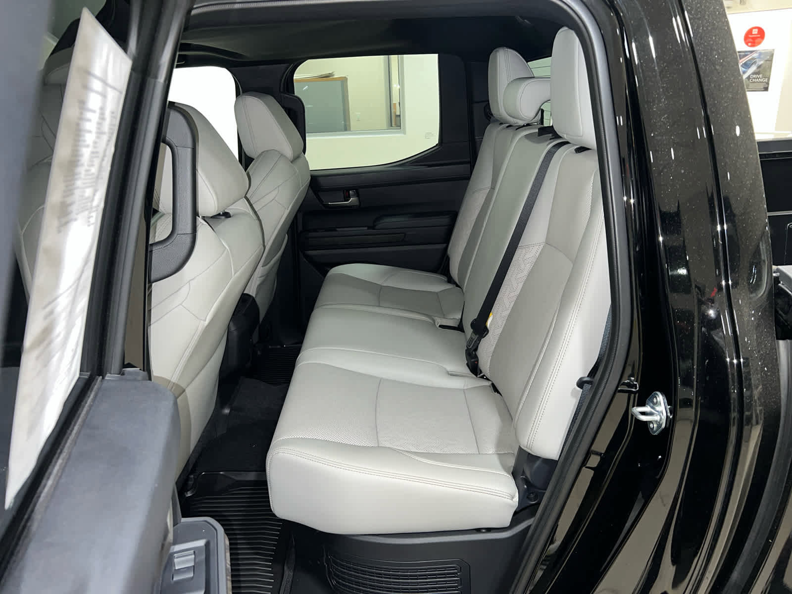 Used 2024 Toyota Tacoma Limited image 15