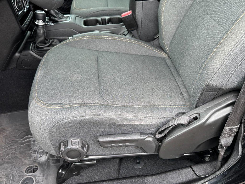 Used 2024 Jeep Wrangler Unlimited Sport AWD/4WD image 26