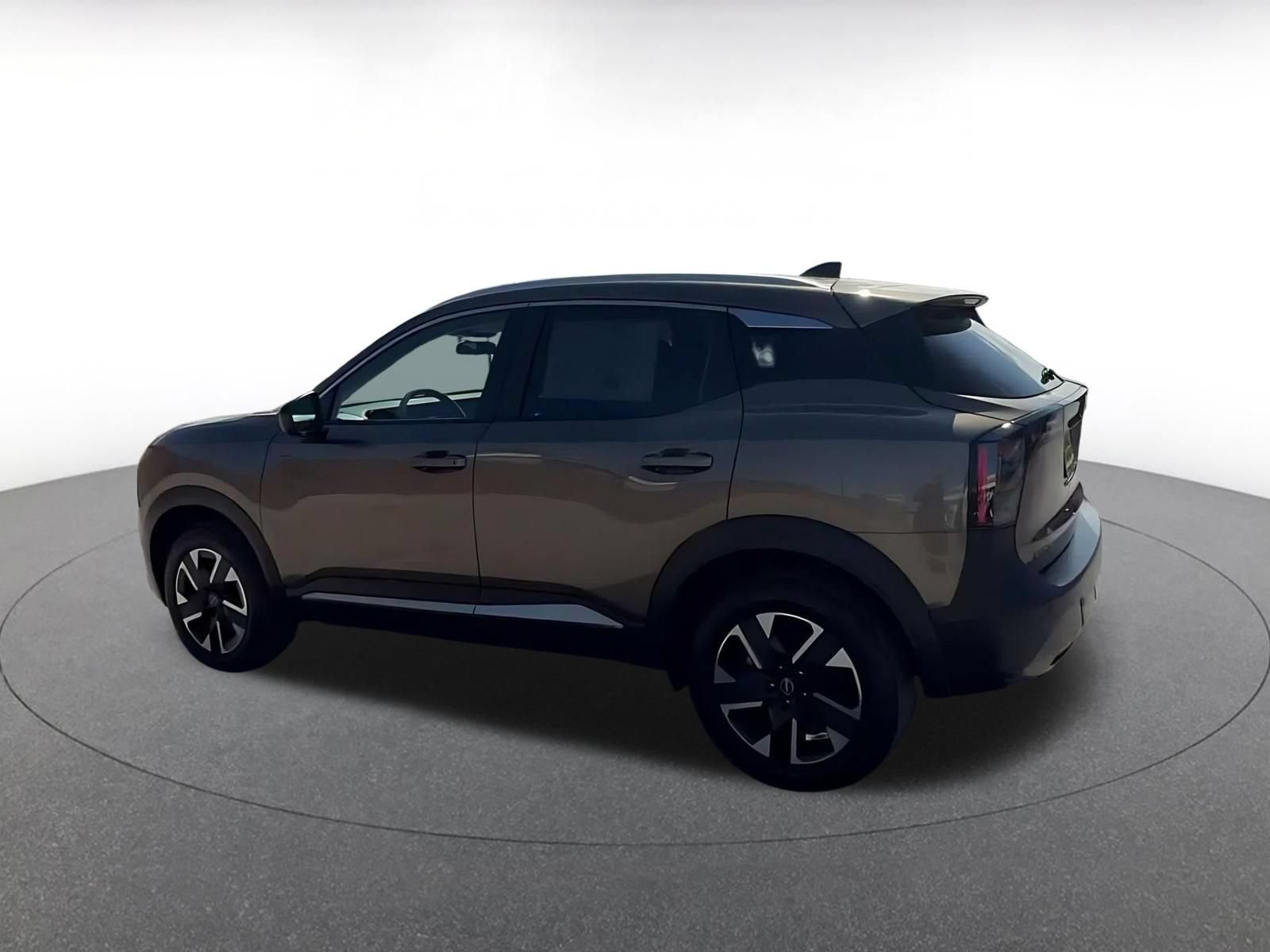 Used 2026 Nissan Kicks SV w/ Cold Weather Package AWD/4WD image 9