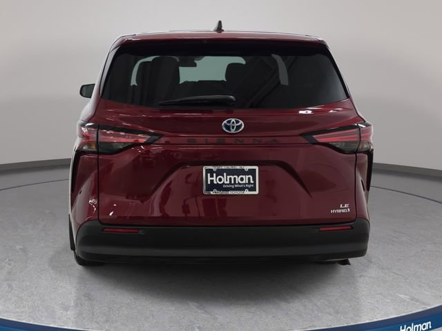 Certified 2021 Toyota Sienna LE FWD image 6