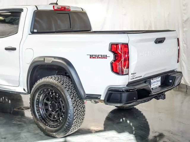 Used 2025 Chevrolet Colorado Trail Boss w/ Midnight Edition AWD/4WD image 10
