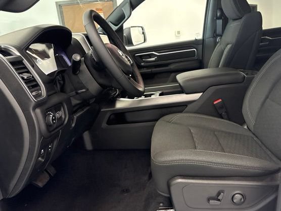 New 2026 RAM 1500 Big Horn AWD/4WD image 14