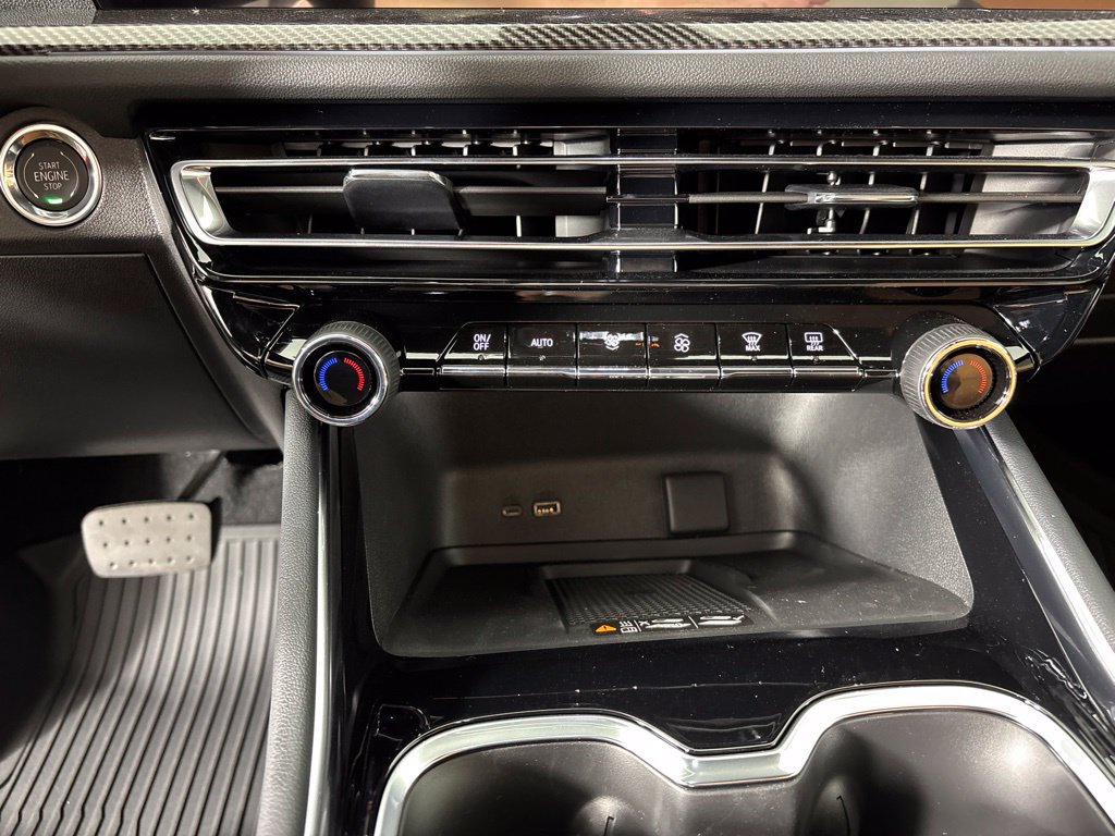 New 2027 Chevrolet Traverse Z71 w/ Enhanced Driving Package AWD/4WD image 38