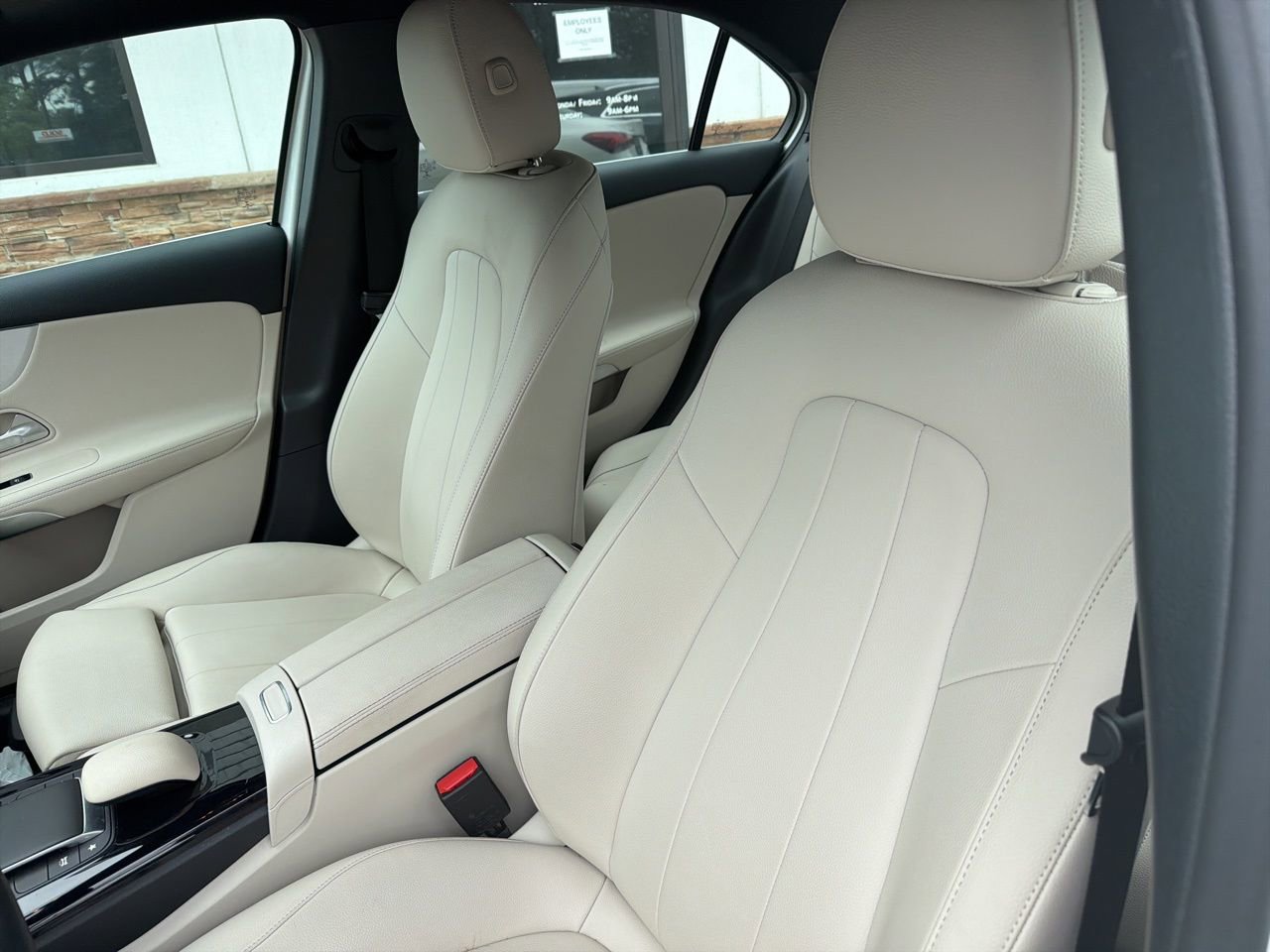 Used 2021 Mercedes-Benz A 220 4MATIC image 3