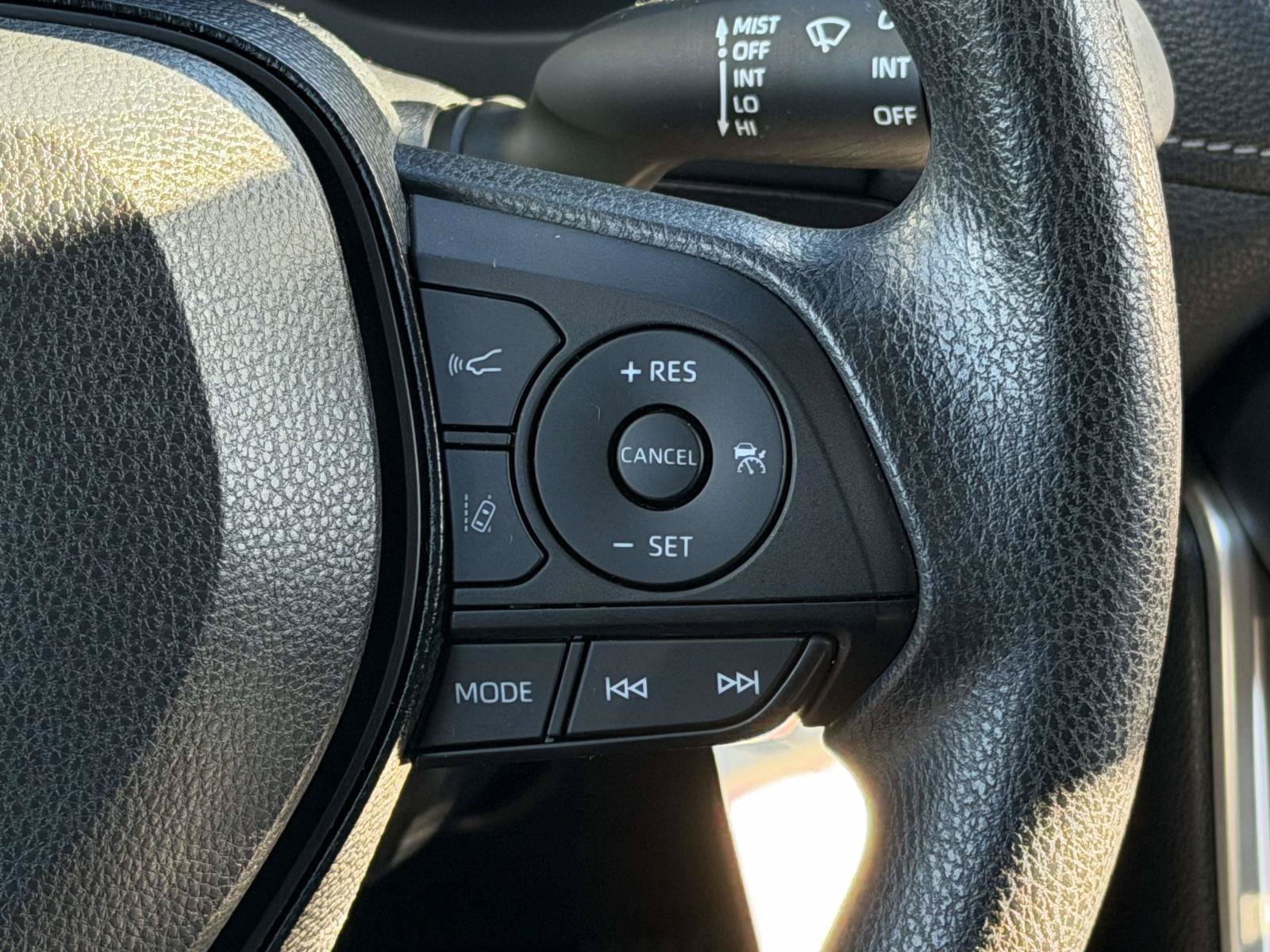 Used 2020 Toyota RAV4 LE w/ Carpet Mat Package AWD/4WD image 16