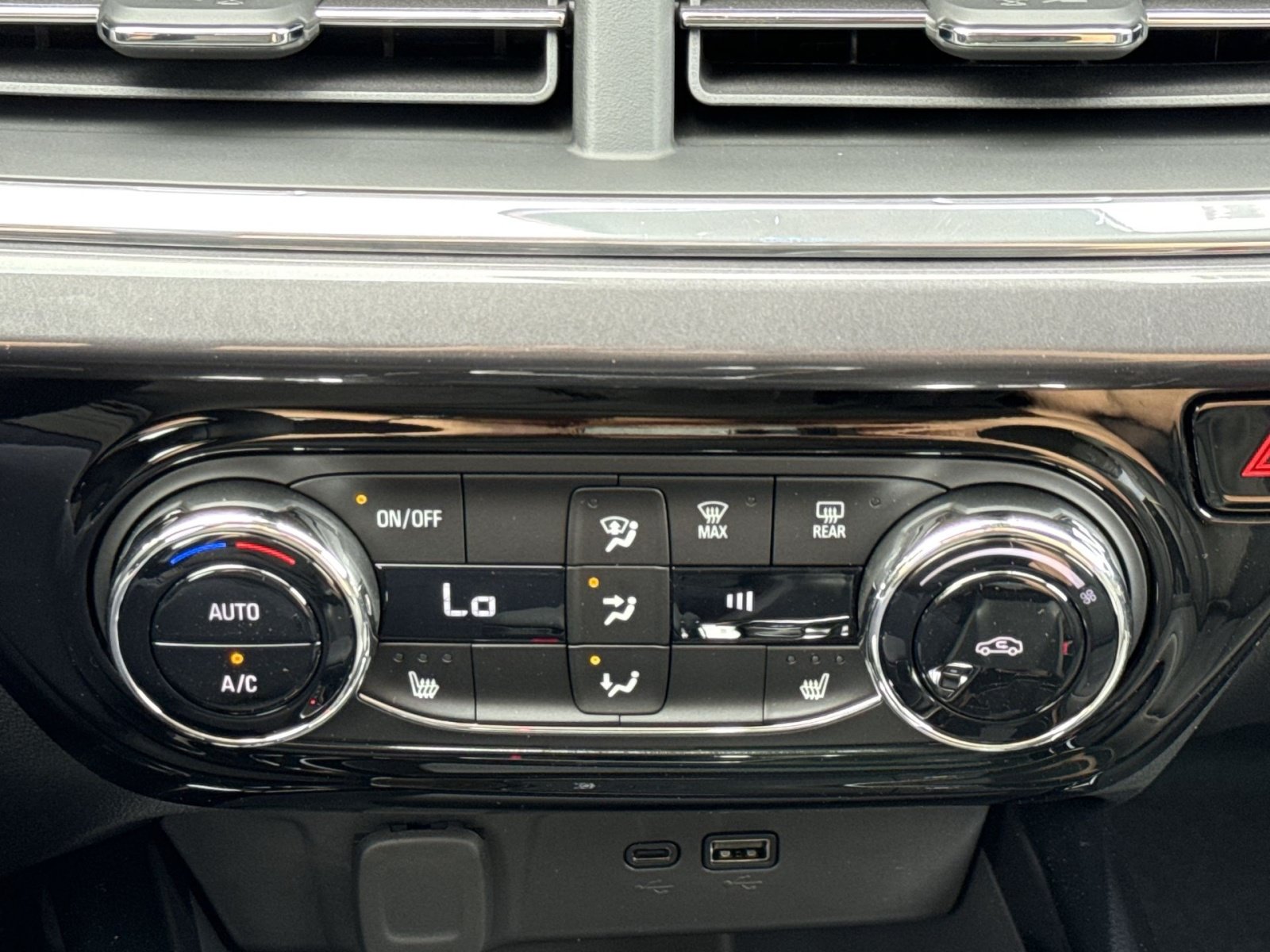 New 2026 Chevrolet Trax ACTIV w/ Driver Confidence Package FWD image 22