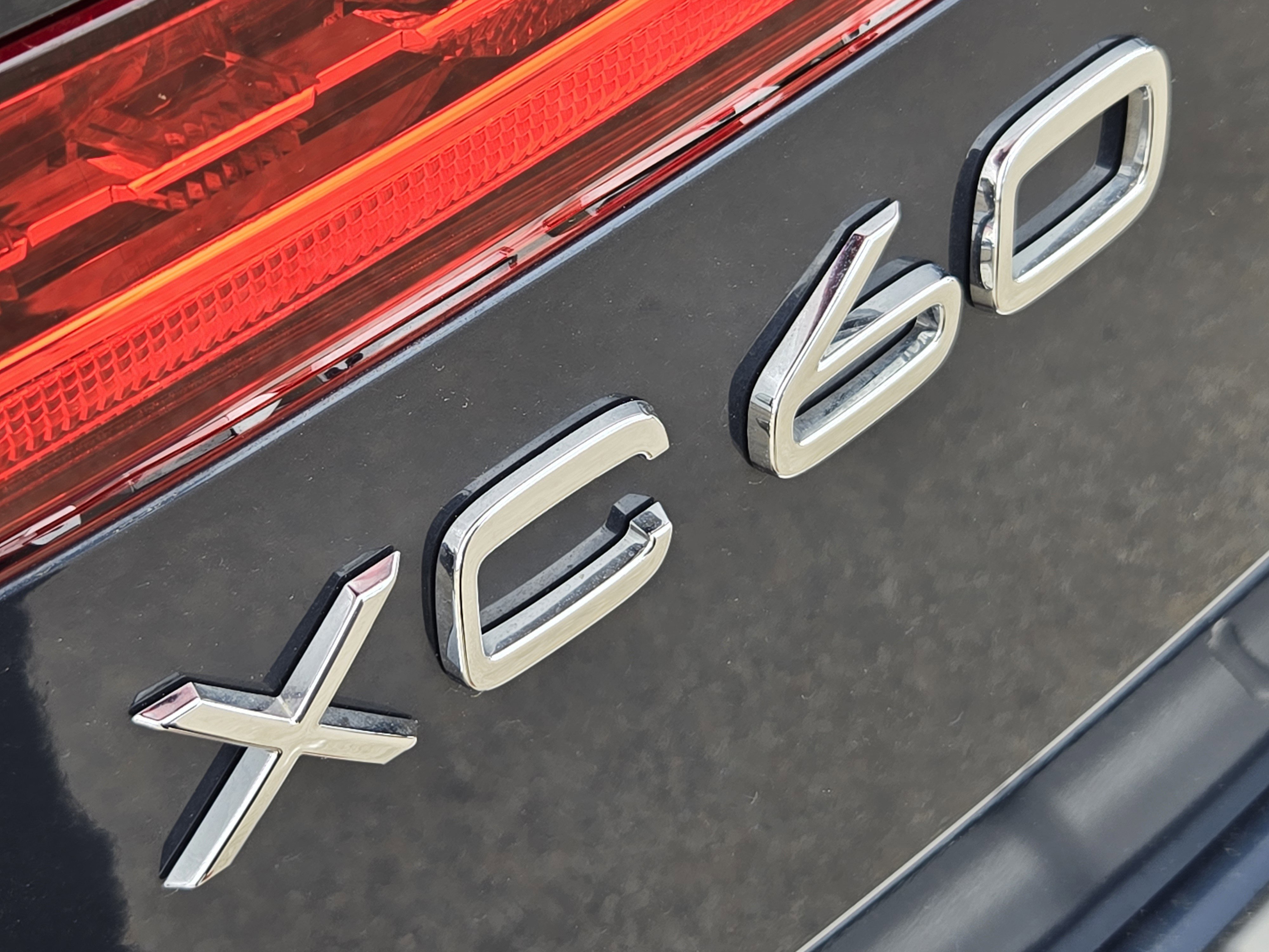 Used 2023 Volvo XC60 B5 Core w/ Climate Package image 18