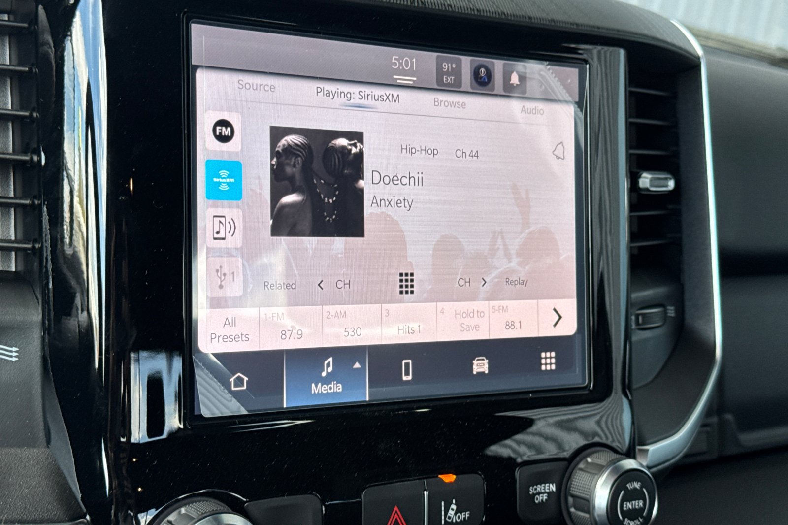 New 2027 RAM 1500 4x4 Crew Cab image 16