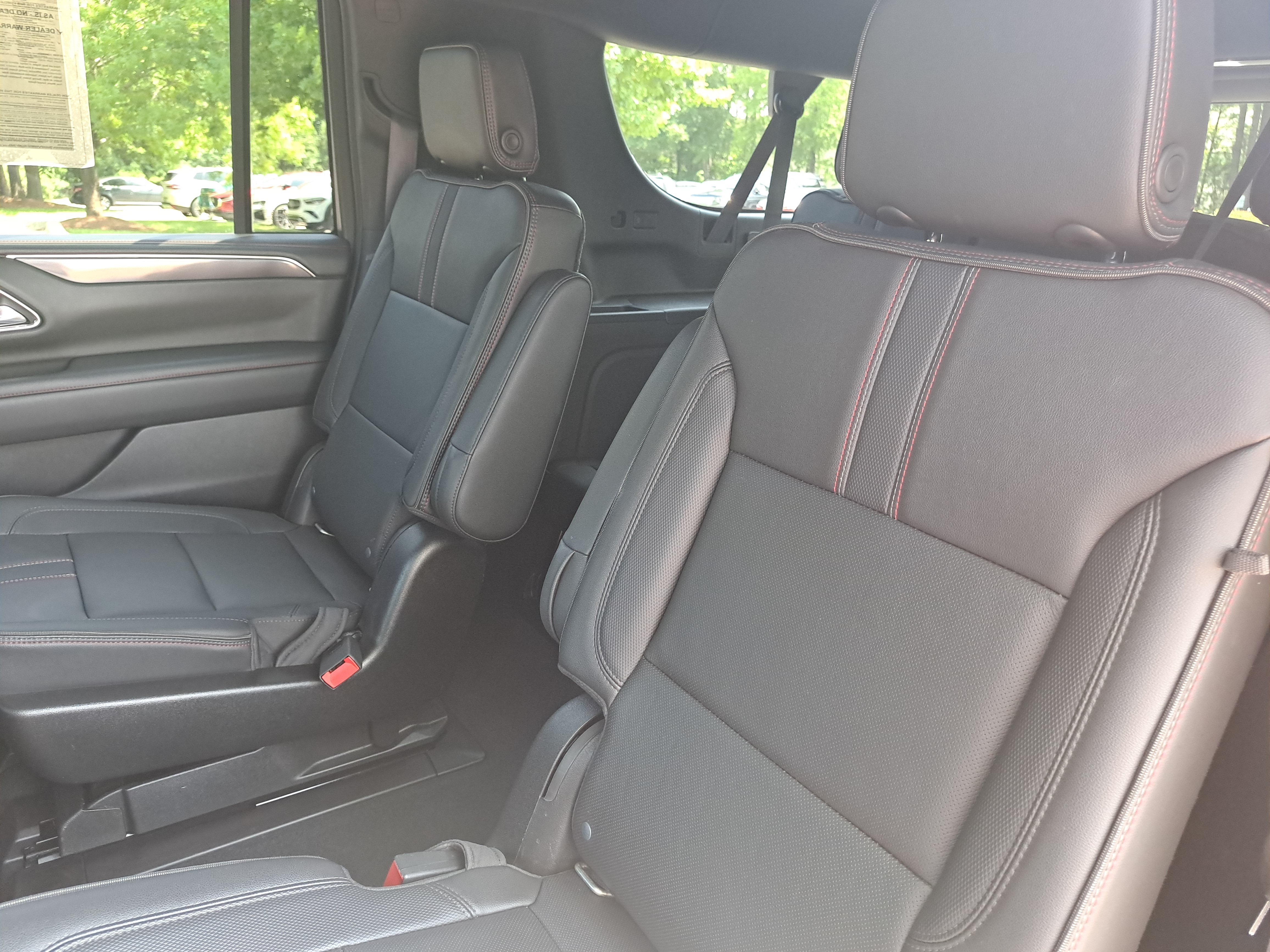 Used 2021 Chevrolet Suburban RST w/ Luxury Package AWD/4WD image 16