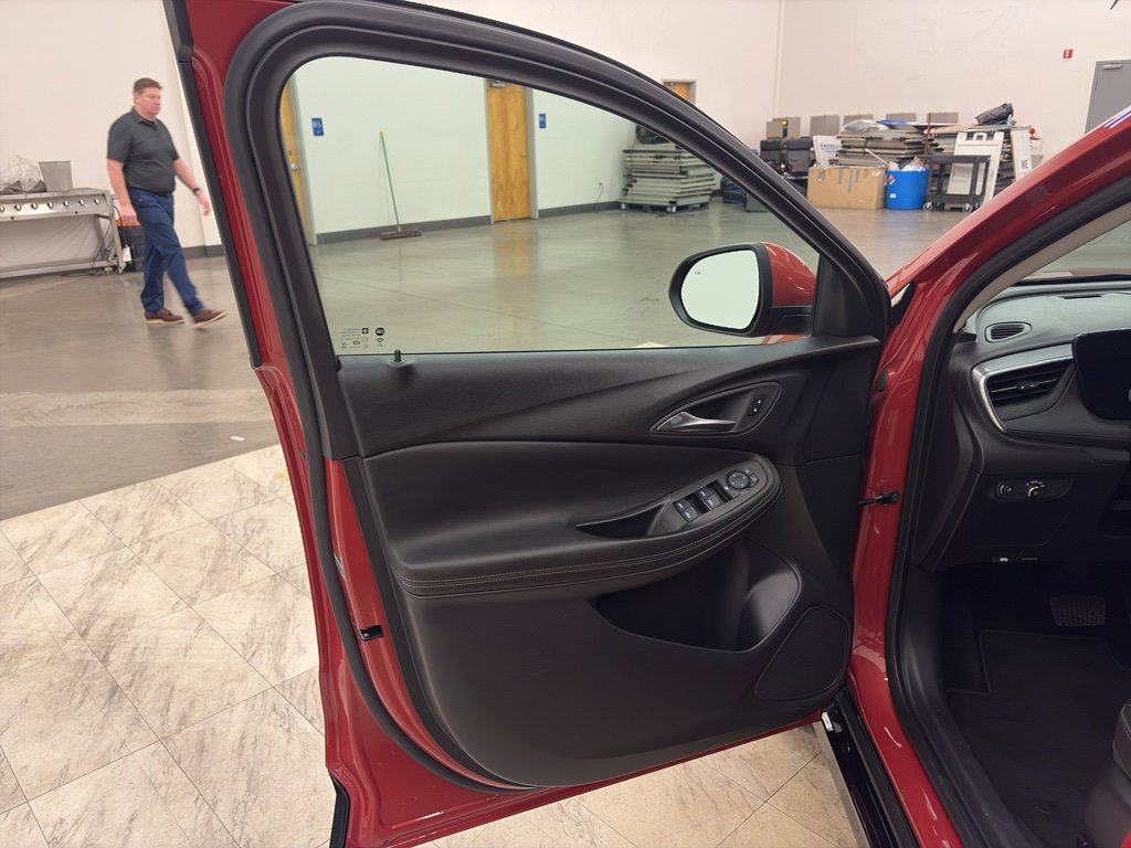 Used 2024 Buick Encore GX Sport Touring image 11