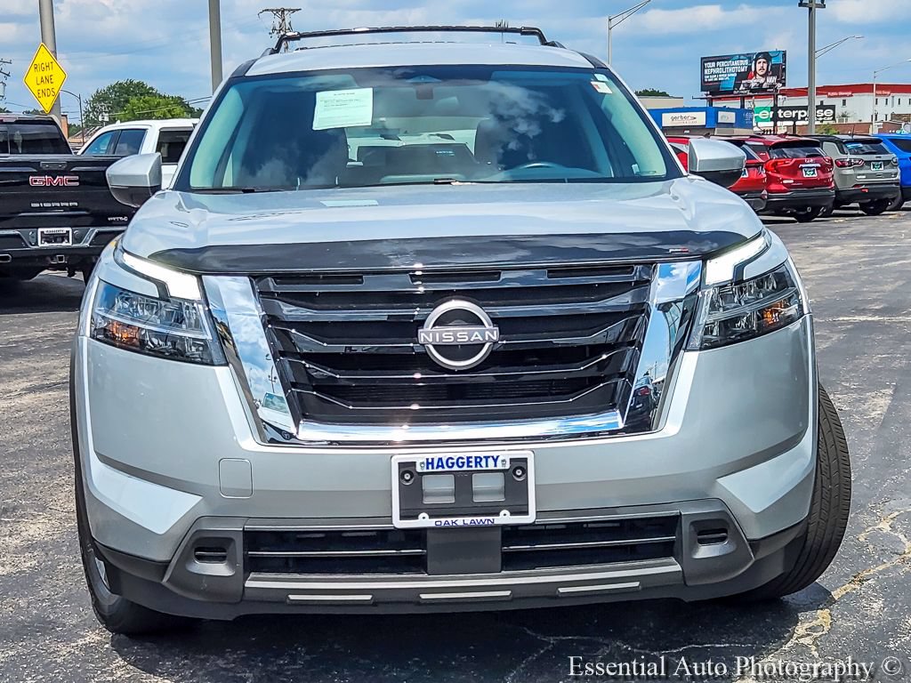 Used 2022 Nissan Pathfinder SV AWD/4WD image 4