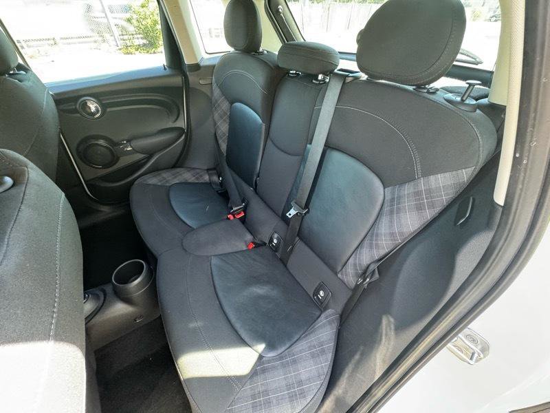 Used 2016 MINI Cooper 4-Door Hardtop image 8