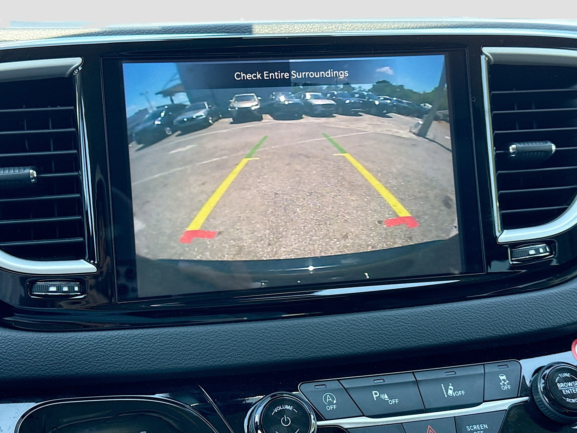 Used 2024 Chrysler Pacifica Touring-L FWD image 33