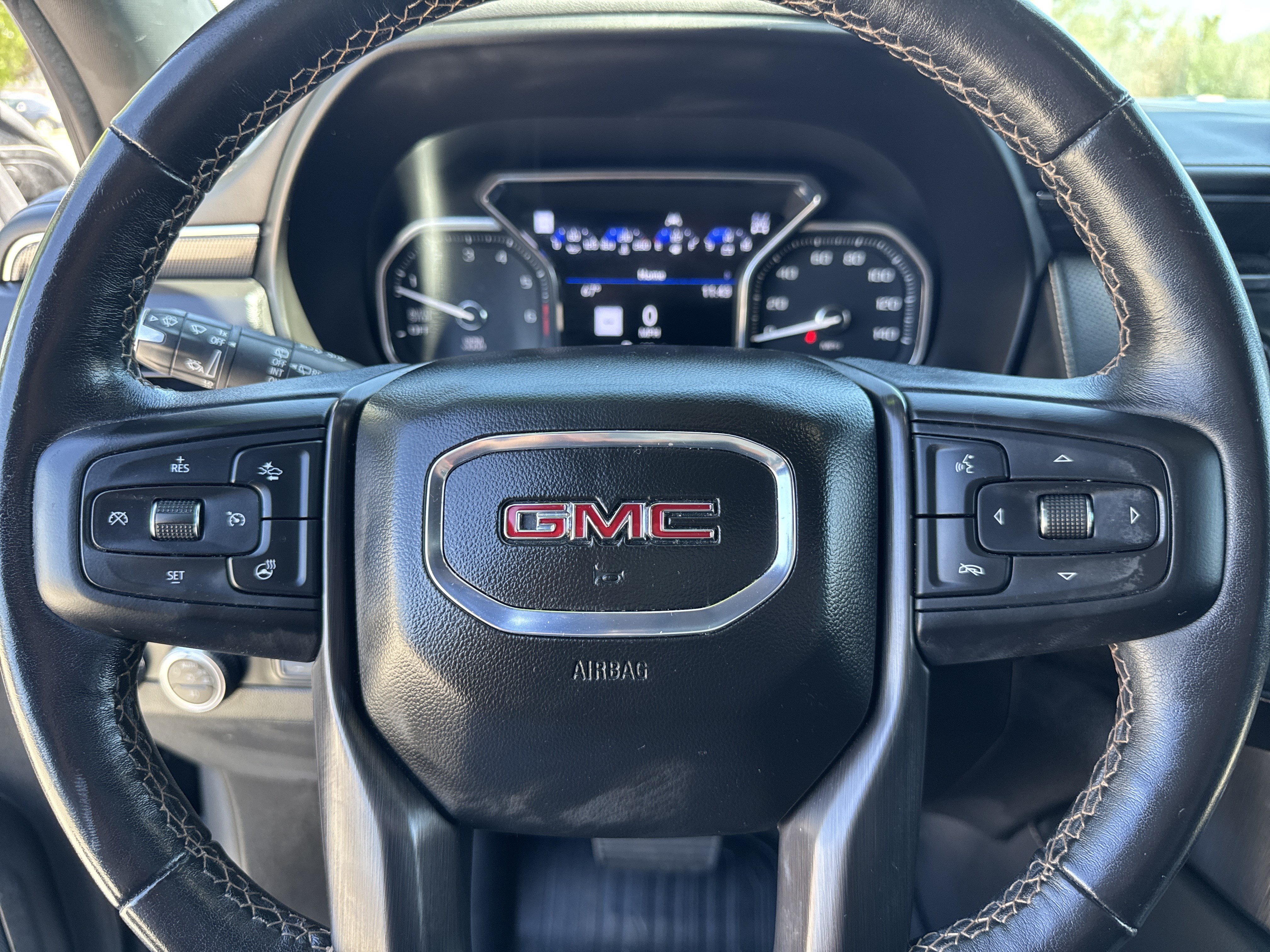 Used 2021 GMC Yukon AT4 w/ AT4 Premium Plus Package AWD/4WD image 14
