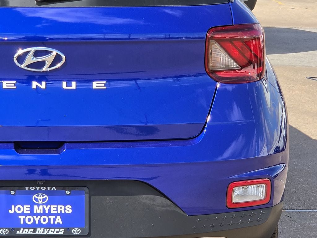 Used 2026 Hyundai Venue SEL FWD image 9