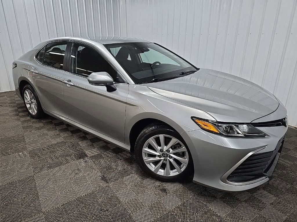 Used 2021 Toyota Camry LE w/ Cold Weather Package image 7