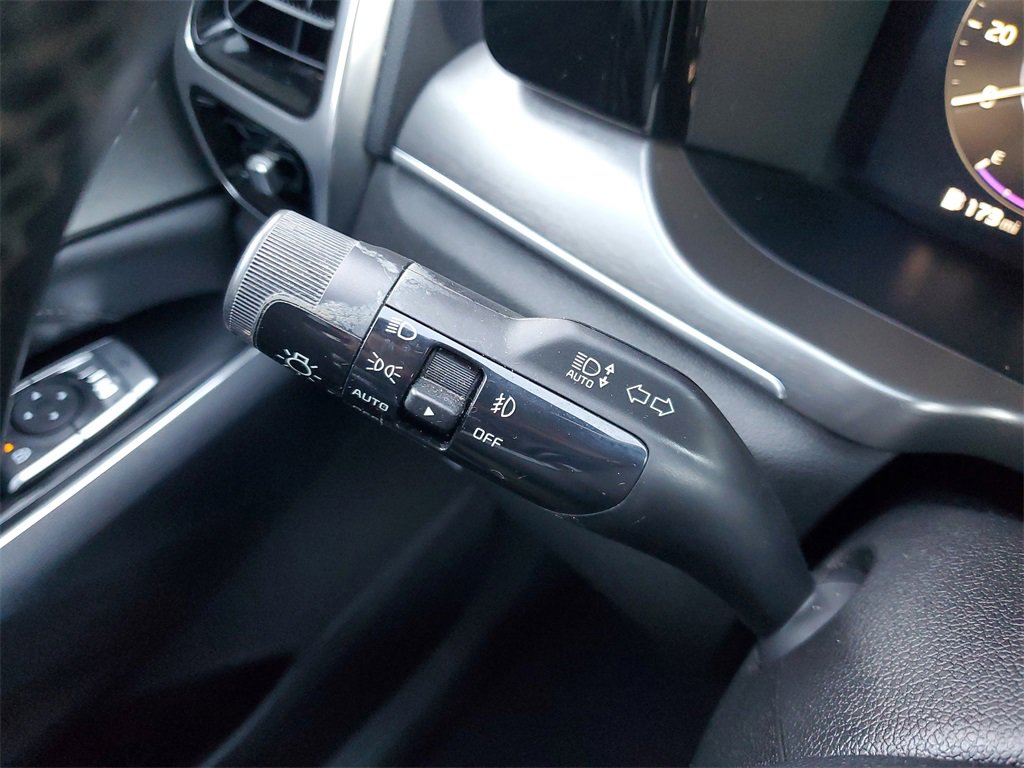 Certified 2023 Kia Sorento SX image 28