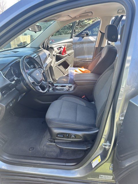 Used 2020 Chevrolet Traverse LT image 9